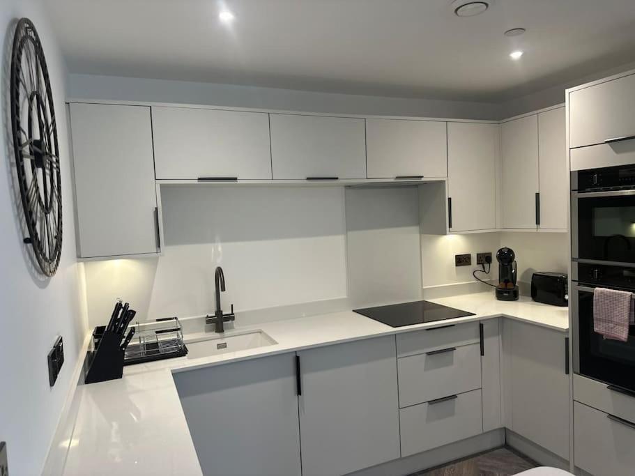 Museum View Apartments City Centre 1 Bedroom 카디프 외부 사진